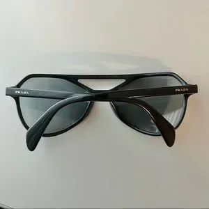 Prada | Accessories | Euc Prada Spr22r Black Sunglasses  display picture 1
